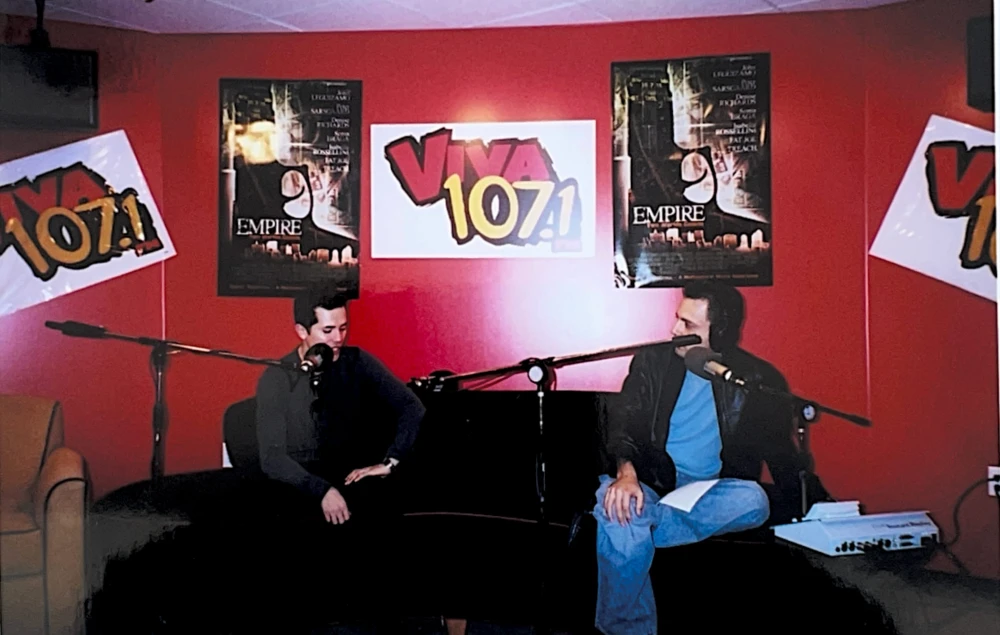 29 años después, la radio ya no es igual… pero yo sigo hablándole a un micrófono